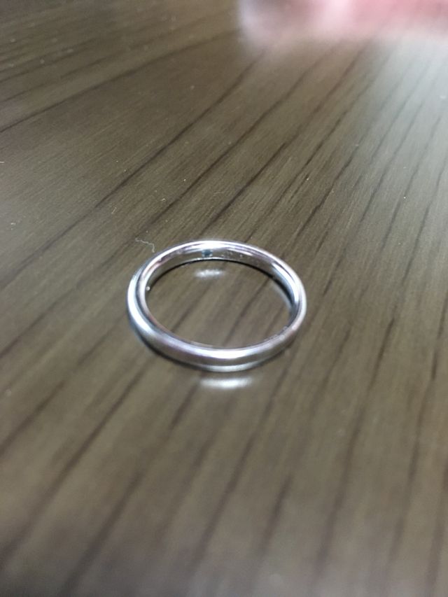 よく見るとブルーのダイヤも入ってます