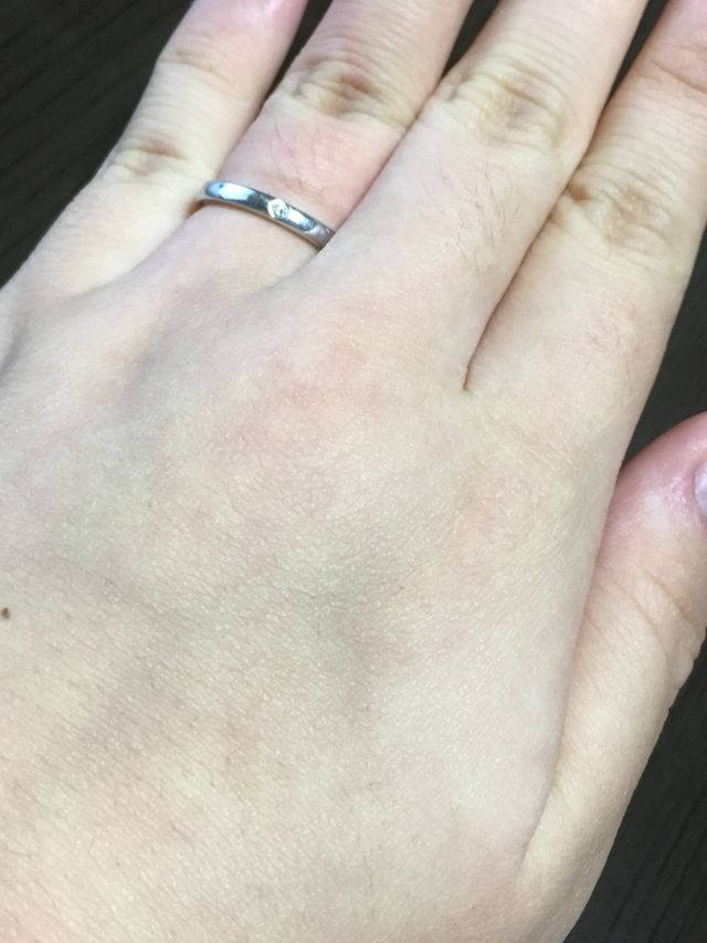 リングの細さが可愛らしい感じです