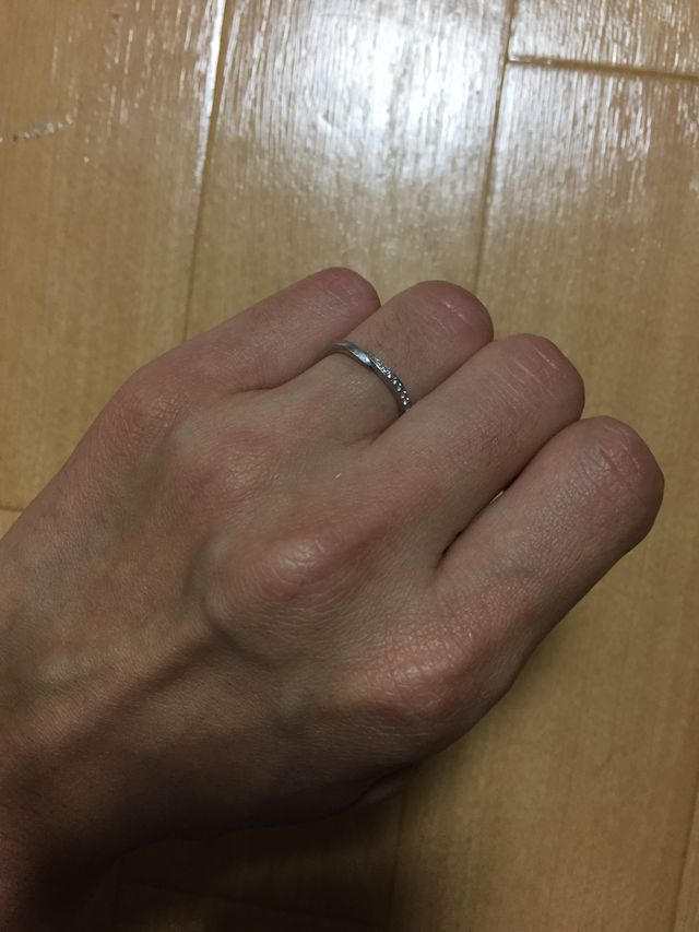 俄NIWAKAの結婚指輪、せせらぎ