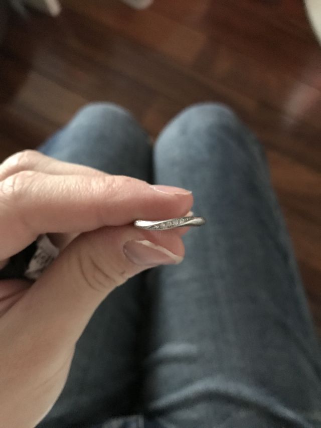 ダイアモンドが5個付いてます