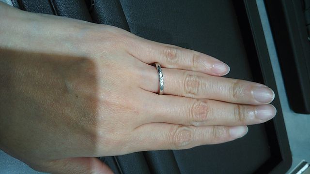 ストレート、ダイヤ５石です。