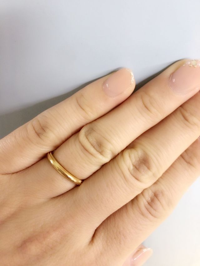 ティファニーのゴールドがとても上品です。肌なじみも良いです。