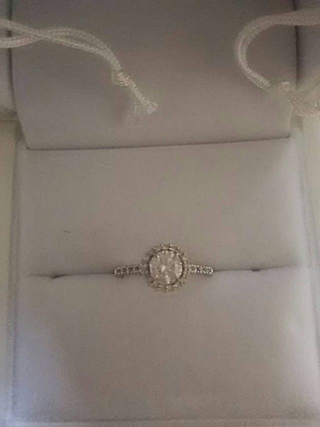 サイドストーンのマリッジリング