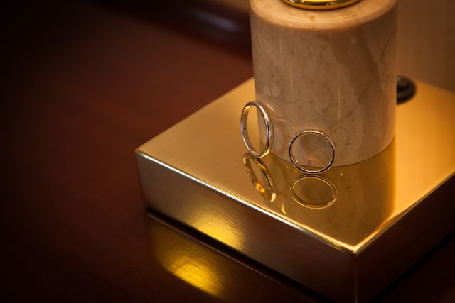 細身で、デザインはとてもシンプルです