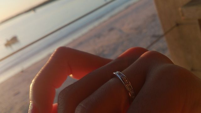 毎日着けられるプリンセスカットのフルエタニティリング