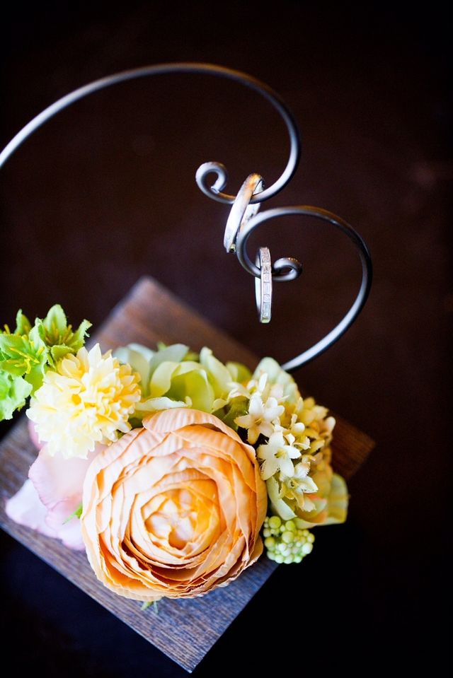 挙式時にプロのカメラマンに撮ってもらった写真です。