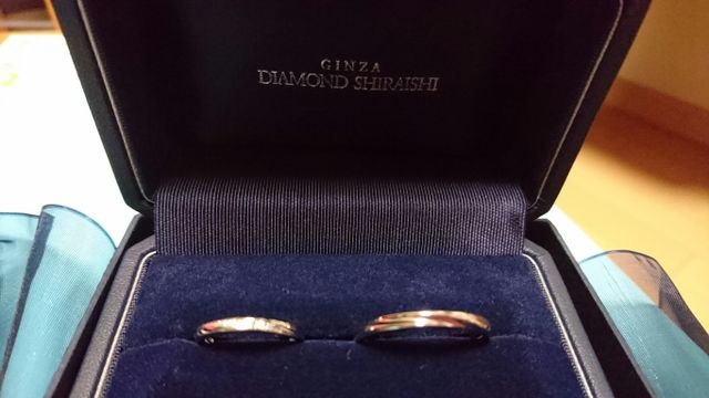 彼女が4.5号、私は21号。大きさの差がすごい結婚指輪です。