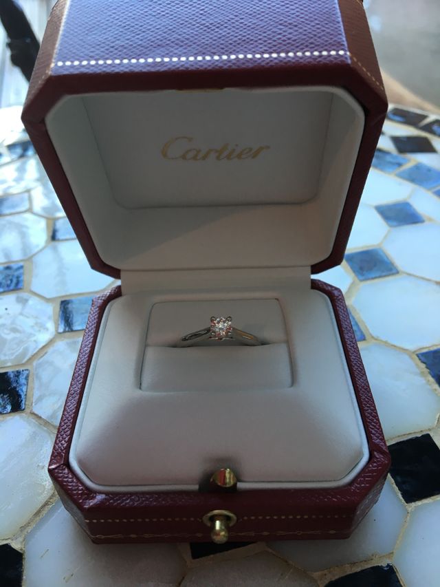 カルティエの指輪です。