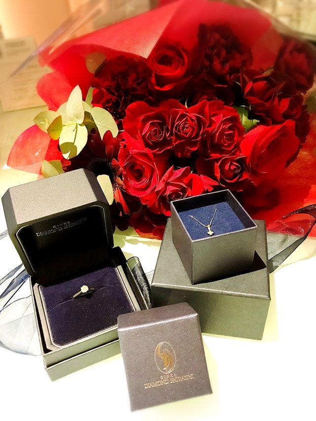 プロポーズでいただきました。ネックレスはキャンペーンで！