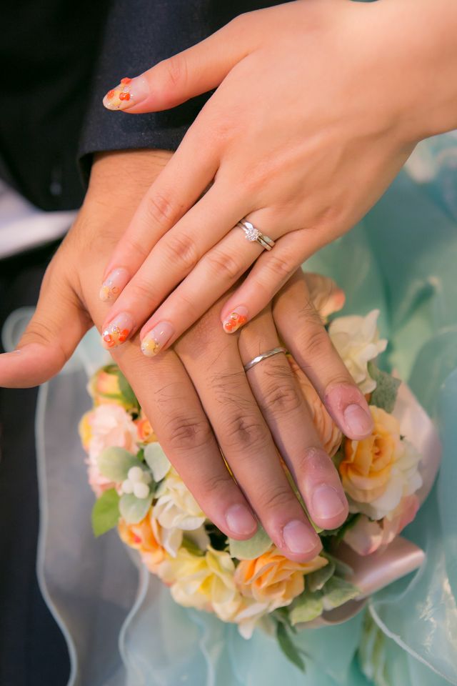 式当日、結婚指輪との重ね付け