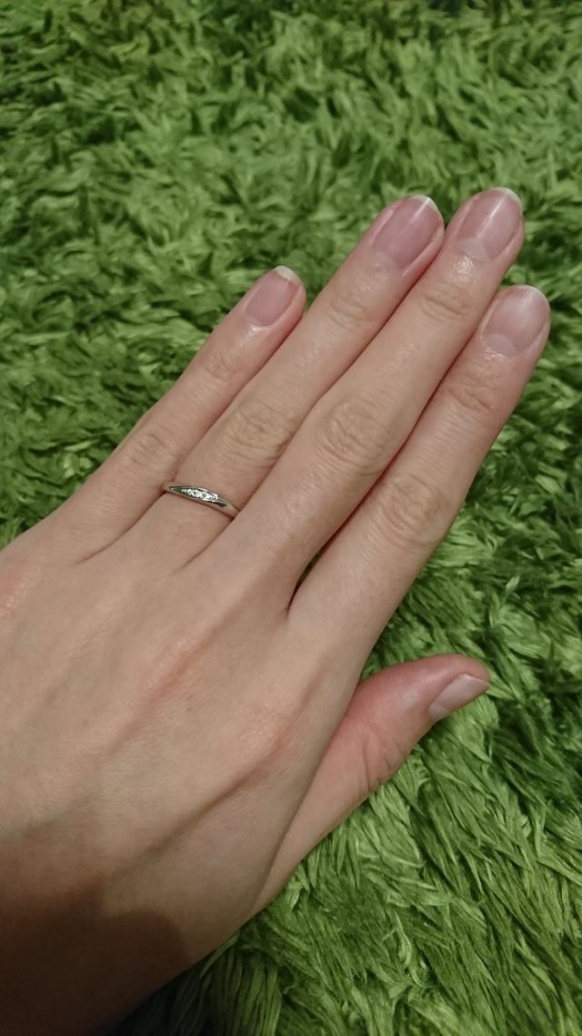 ゆるやかなウェーブとメレダイヤがお気に入りです。