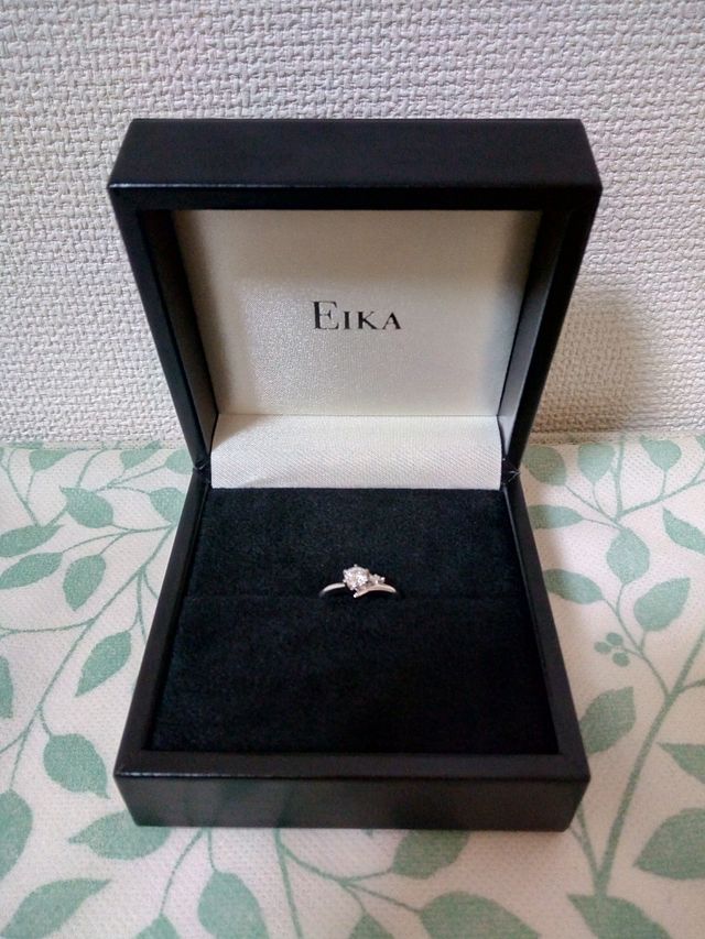 指輪のデザインは自由に選べます。