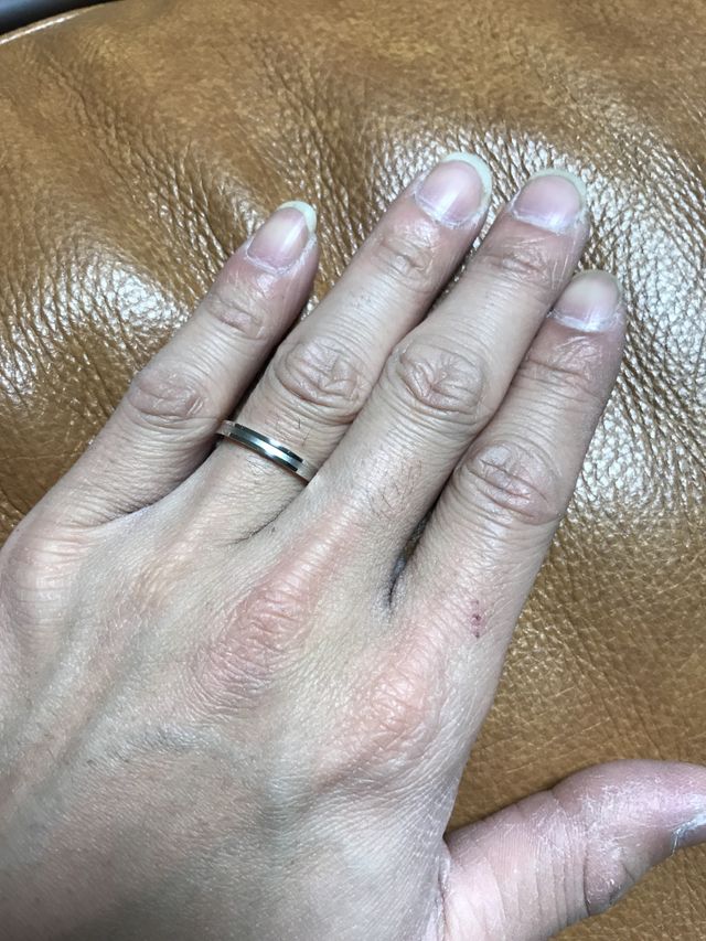 内側がピンクゴールドになっていて外した時に見えるのがオシャレ