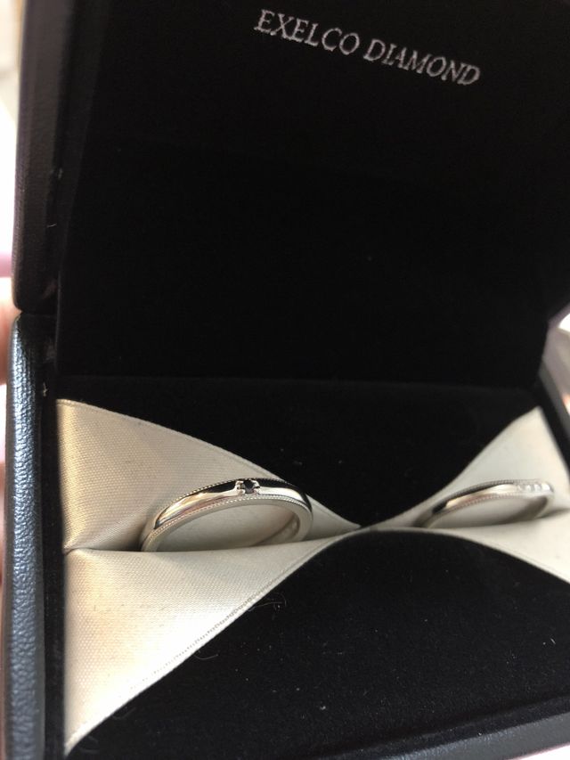 ブラックダイヤモンド埋め込みのミル打ち仕様です。