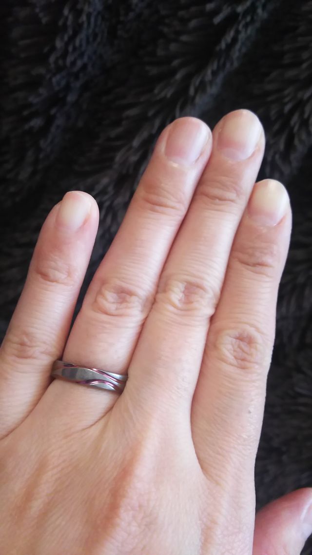 4年以上たつので、ツヤがなくなってきました。