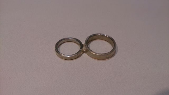 分かち合いの前。二つのリングが繋がってます。