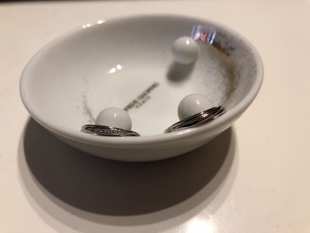 ダイヤが入っているけど埋め込んであり引っかからず使いやすい！