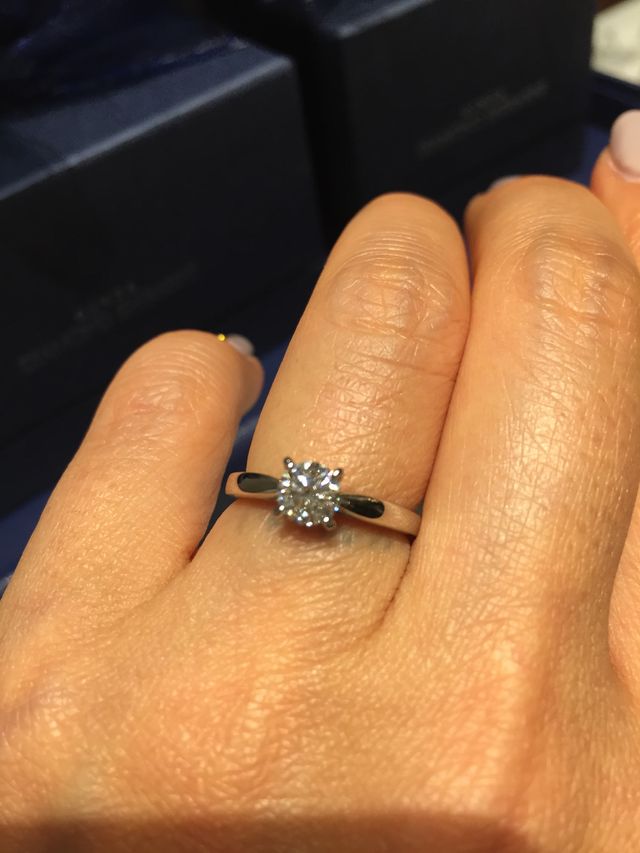 ダイアモンド専門店で購入。