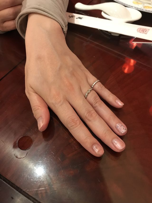 入籍後中華街で食事を堪能。開封の儀を済ませ記念撮影。感動。