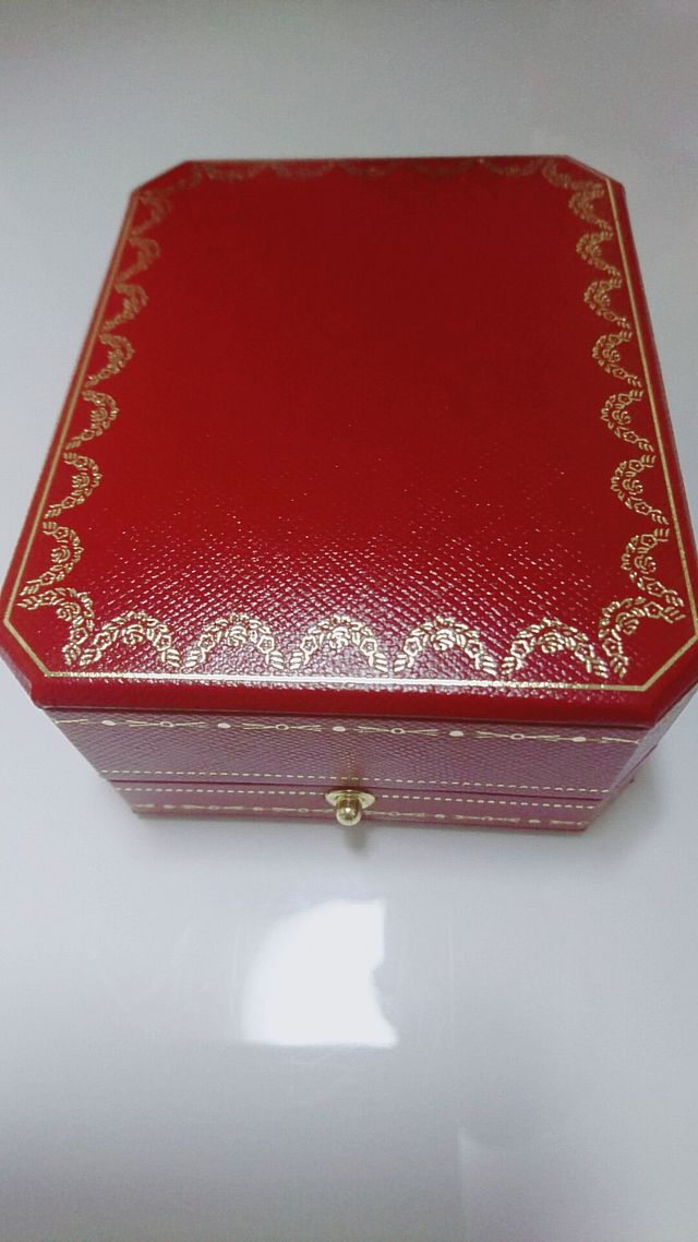 レッドボックスも部屋に飾っています。