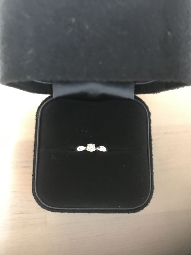 0.25カラットのティファニーハーモニーです。