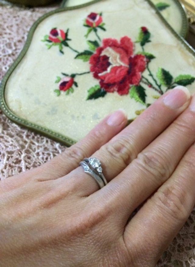 同じラザールダイヤモンド店でのPOETRYとの重ね付け