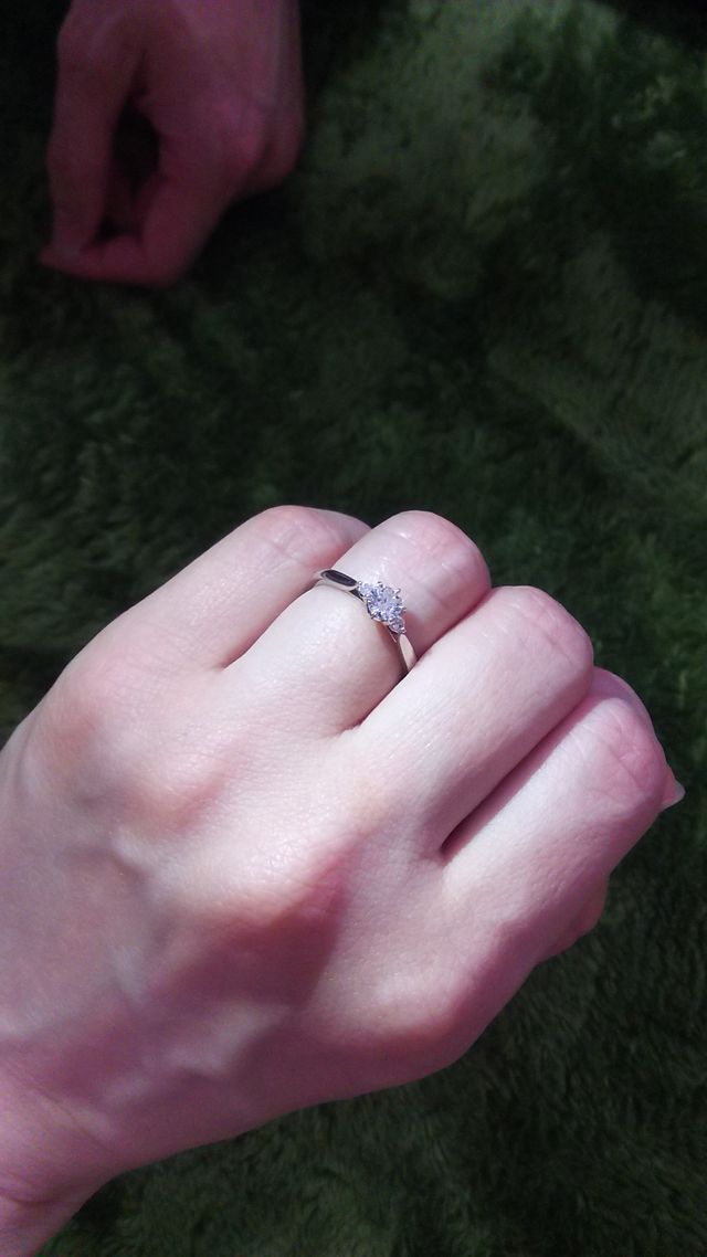 婚約指輪で頂いた俄の白鈴です