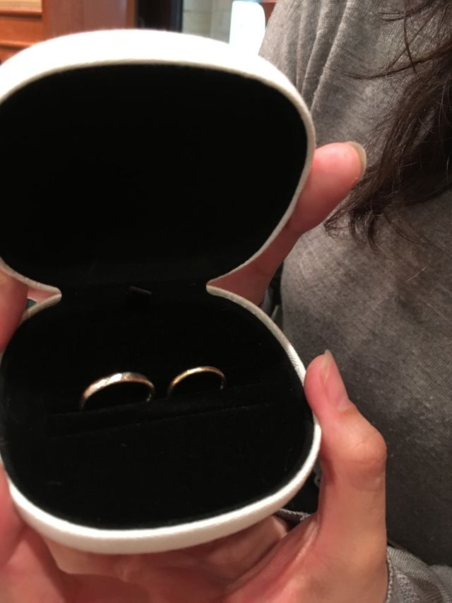 WGでテクスチャー感ある太めのリングは夫の一目ぼれ。