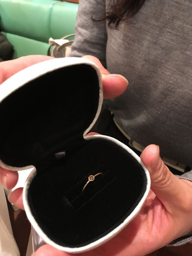 素朴で控えめ。かしこまらず普段使いでる重ね付け用リング。