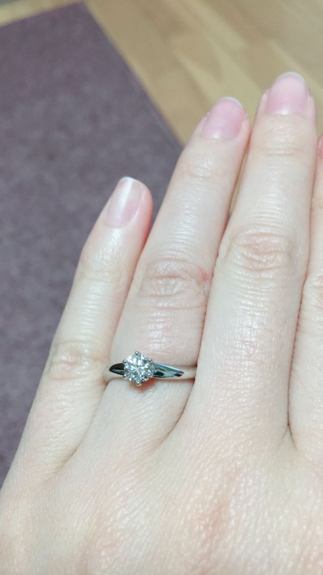 3カラットで、ウェーブにしました！指が長く見えるそうです。