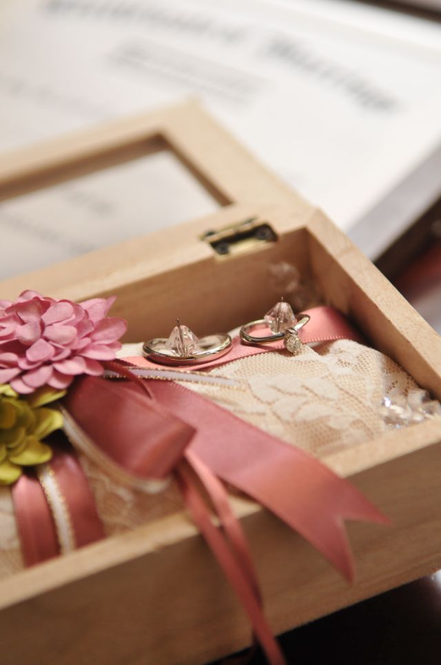 細めでシンプルなデザインの結婚指輪