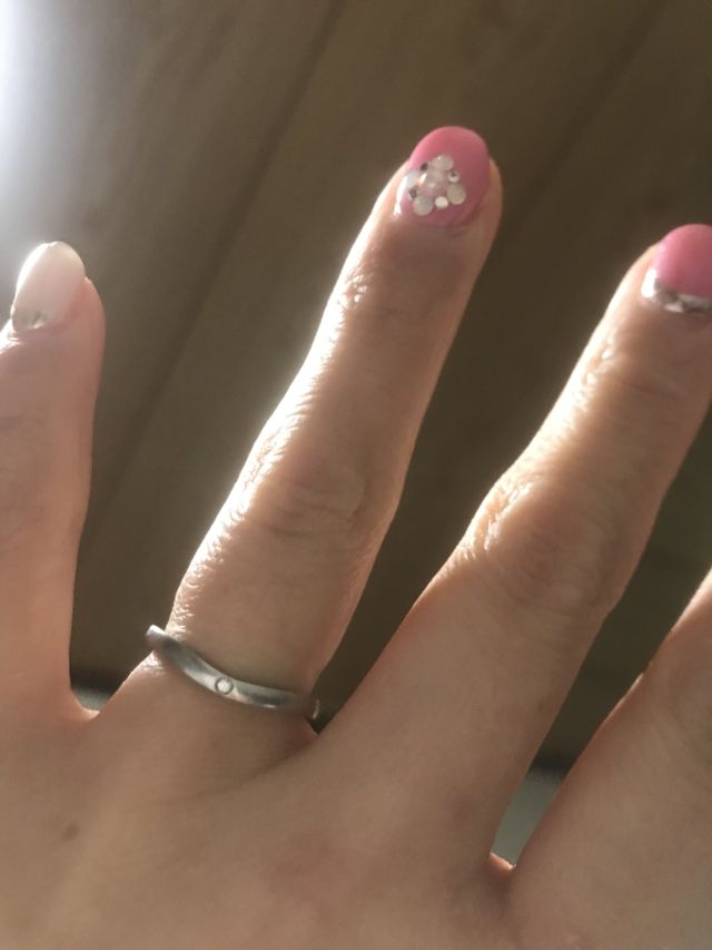 カーブしてる方がお気に入り。指が短いのでカーブがあると綺麗に