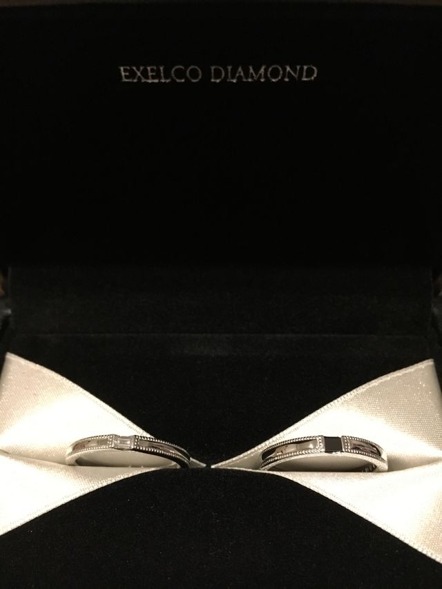 高級感のあるリングボックスに入ってます