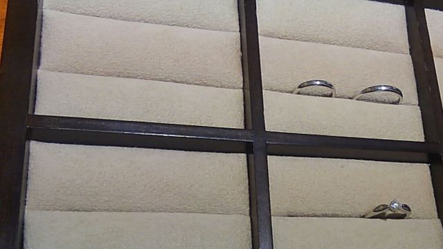 婚約指輪と重ね付けできるものをセレクト