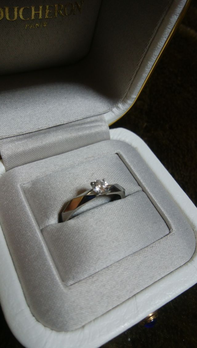 ブシュロンは指輪ケースも高級感があって素敵です。