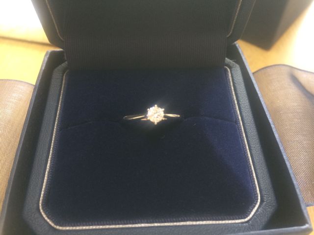 購入した婚約指輪です。