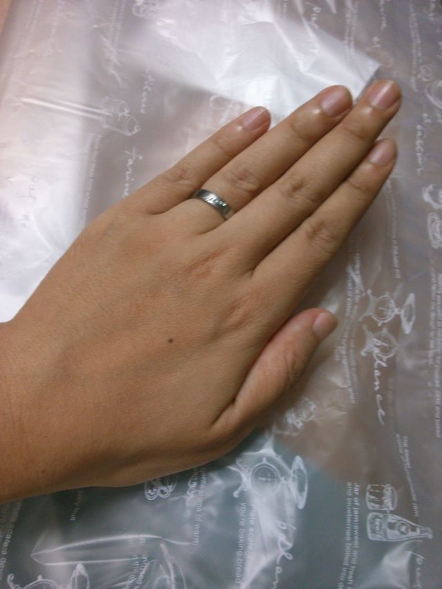 肌がかぶれにくいチタン素材で出来ています