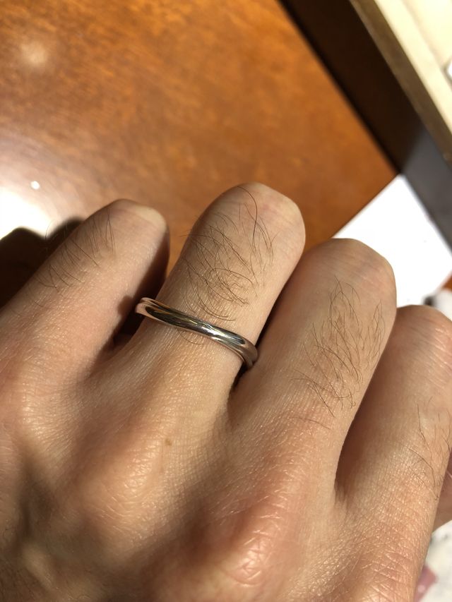 ウェーブのリングをつけた様子