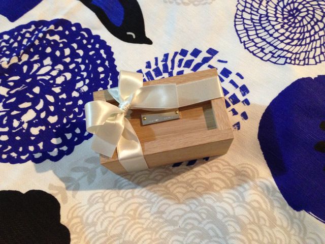 木箱に入れてくれます