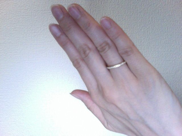 ハーフエタニティのゴールドです。