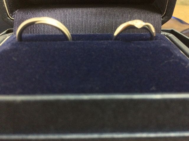 結婚指輪 左：新郎 右：新婦