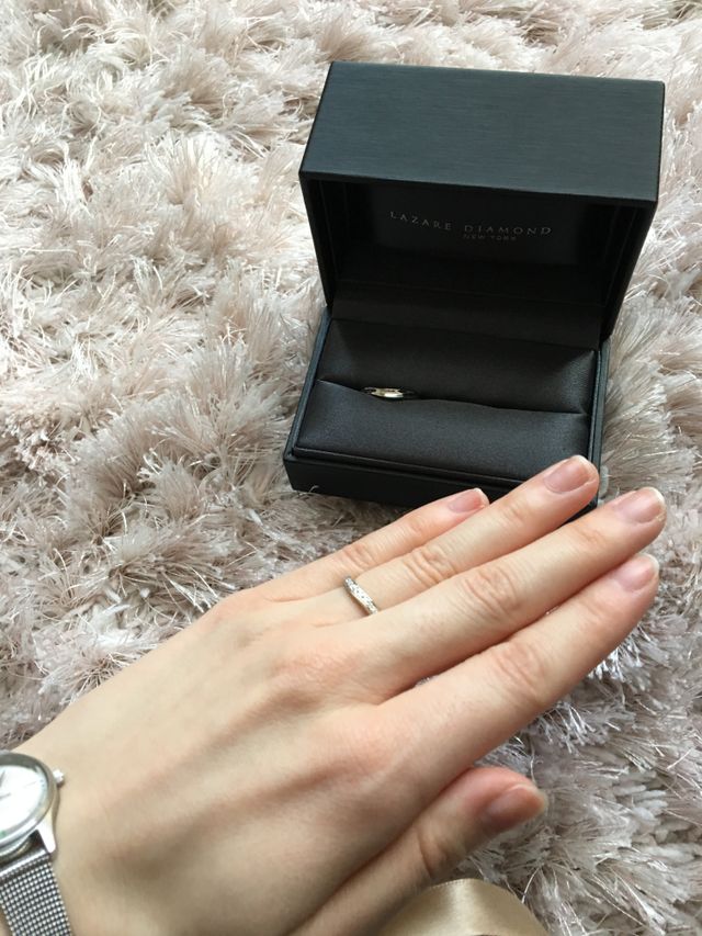 自分側から見ると、プラチナの面積が広い。