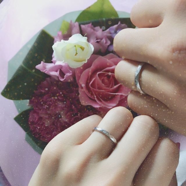 左 女性 右男性