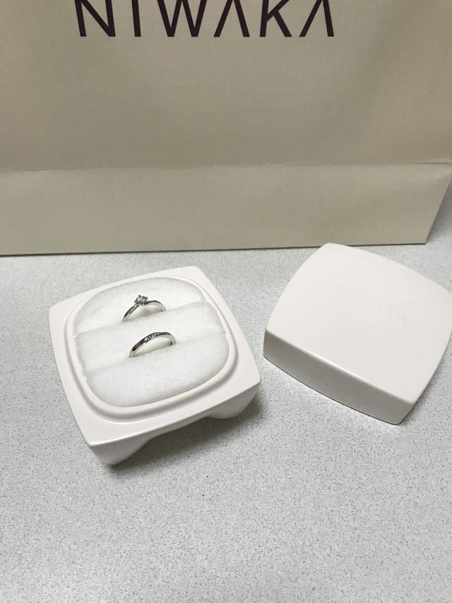 別居婚なので、もらった婚約指輪と結婚指輪を一緒に入れてます