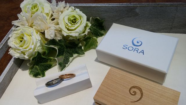 アイナというデザインで艶消しの仕上げをしています。