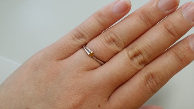 婚約指輪です。