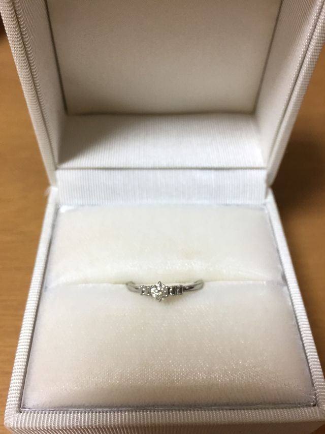 上から良く見るとリボンの形をしています