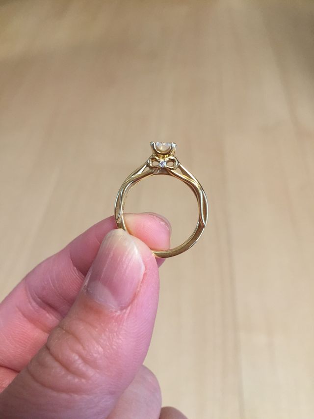 リングの部分がリボンになっていてとても可愛いです