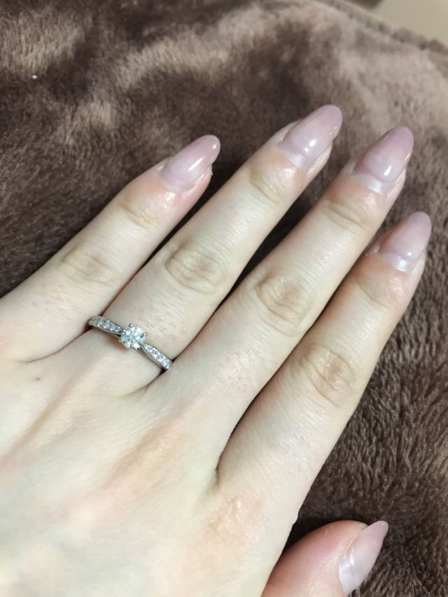 可愛らしさもあり、綺麗さもある素敵な指輪を選べました