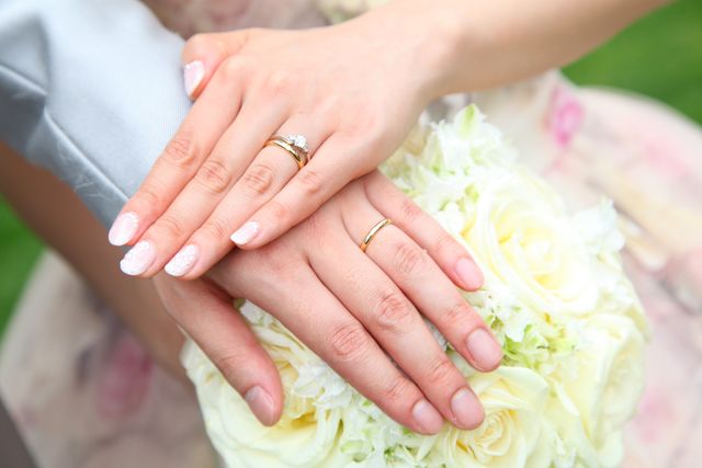 男性用リングにはワンポイントのダイアモンドはありません。